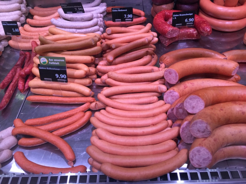 vente-ST ETIENNE DE TINEE-min_sausages_meat_butchery-1069321